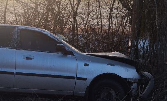 У Немирівському районі водій Daewoo Lanos з'їхав у кювет