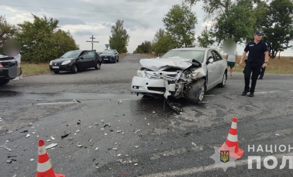 У Тульчинському районі в ДТП постраждали двоє малолітніх пасажирів Toyota Camry