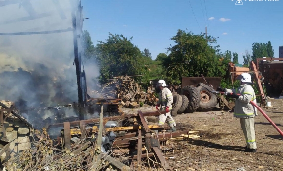 У Турбові згоріло дві тонни сіна - викликали рятувальників