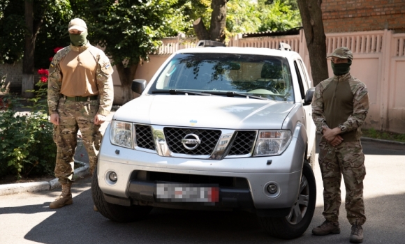 У Вінниці Гумштаб передав черговий автомобіль спецпідрозділу військових 