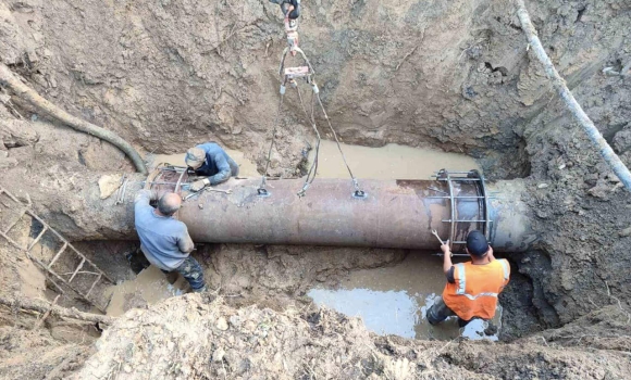 У Вінниці комунальники ліквідували витік на магістральному водогоні