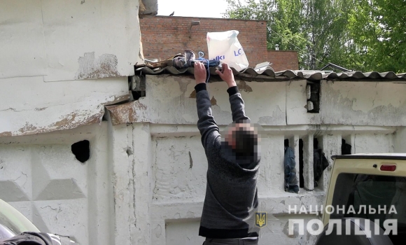 У Вінниці копи затримали серійного крадія трофеї сховав біля смітника