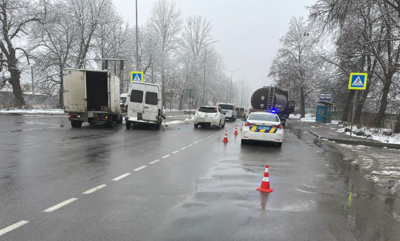 У Вінниці MAN не розминувся з Mercedes - у лікарню потрапив син одного з водіїв