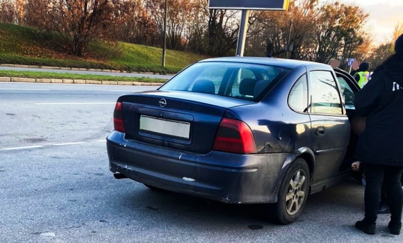 У Вінниці на блокпості зупинили Opel, який не пробивався у базах даних