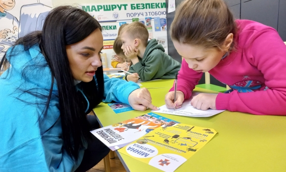 У Вінниці на дитячій точці #Спільно писали радіодиктант із мінної безпеки