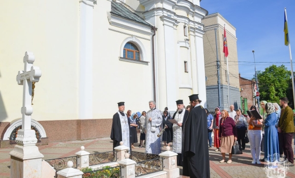 У Вінниці на могилі Митрополита звершили заупокійну молитву