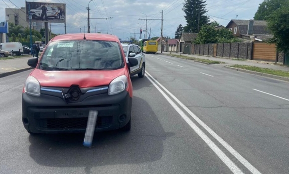 У Вінниці семирічна дівчинка потрапила під колеса Renault