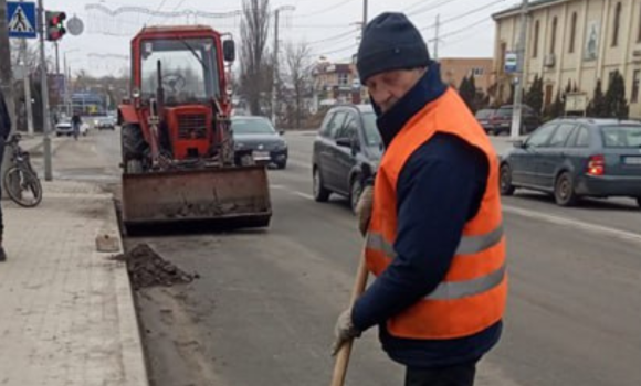 У Вінниці тривають роботи з міжсезонного прибирання