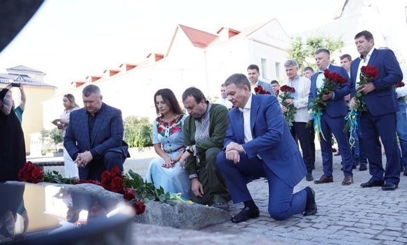 У Вінниці у День Незалежності віддали шану загиблим за державу Героям