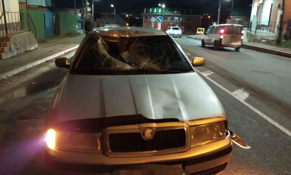 У Вінниці водій Skoda збив чоловіка на переході