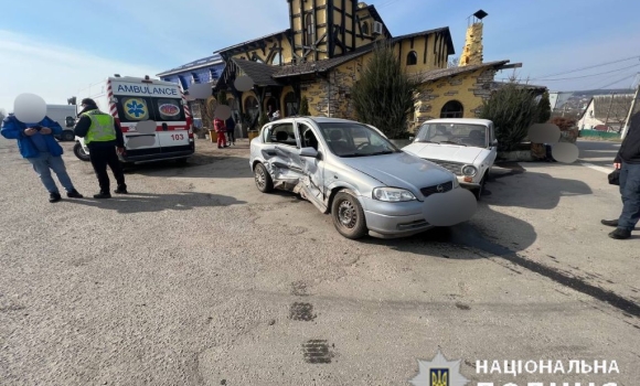 У Вінницькому районі водій Opel Astra допустив зіткнення з Audi A3 - пасажирка в лікарні