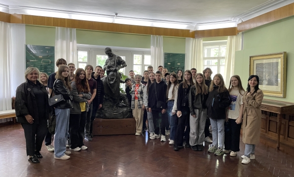 У Вінниці для дітей Захисників і ВПО влаштували екскурсію на «Вервольф» та в музей-садибу Пирогова