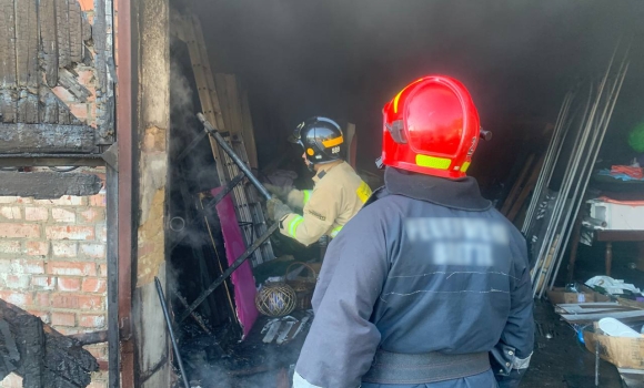 У Вінниці горіло складське приміщення - довелось викликати рятувальників