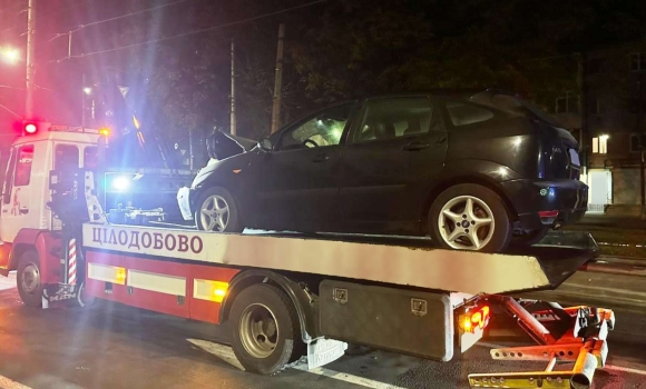 У Вінниці п’яний водій не дотримався дистанції та в’їхав в іншу автівку