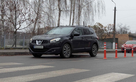 У Вінниці встановили ще одну «берлінську подушку» - цього разу біля входу до Ботанічного саду