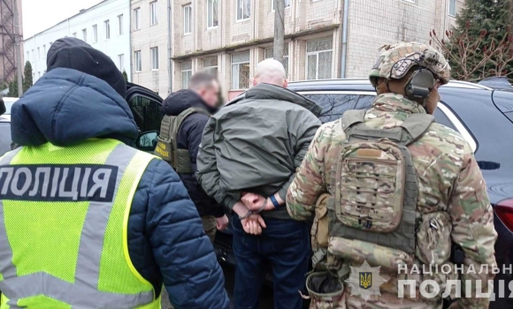 У Вінниці викрили медпрацівників, які вимагали хабар у військового