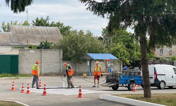 У Вороновицькій громаді оновлюють пішохідні переходи