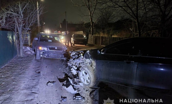 У Жмеринці п’яний воді розбив чуже авто та травмував двох дітей