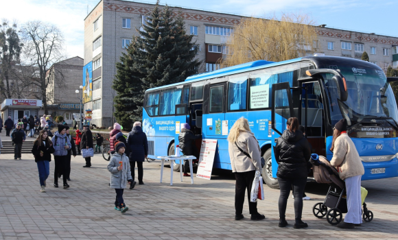 У Жмеринку приїздив “вакцинобус” - жителі отримали безкоштовне тестування та консультації