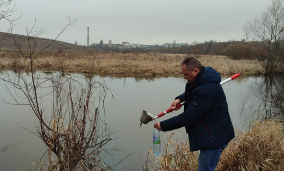 В басейні річки Сіб у Гайсині взяли проби води на дослідження