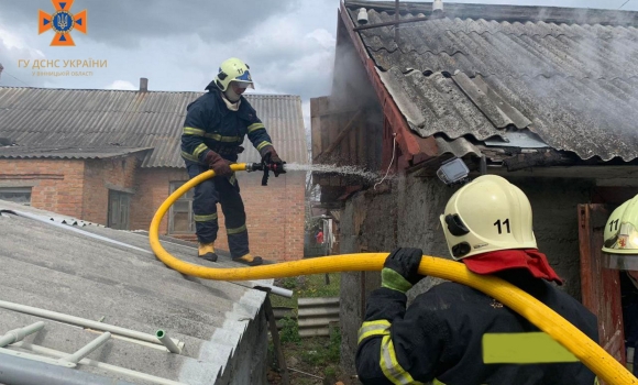 В Козятині сталася пожежа на території приватного домогосподарства