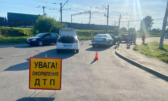 В Козятині зіткнулись два легковики - постраждав один з водіїв