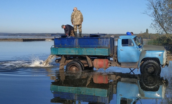 В Ладижинське водосховище випустили вісім тонн товстолоба та білого амура