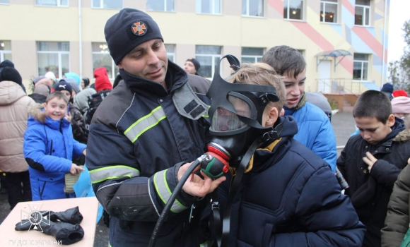 В Оратові рятувальники провели безпековий захід для діток