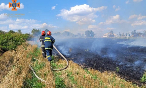 В Тульчинській громаді горіло два гектари землі з сухою травою