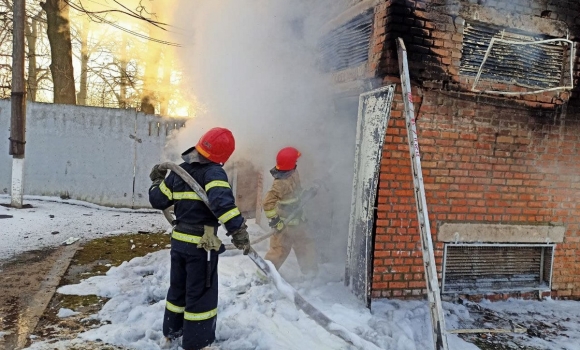 В Якушинцях через замикання згорів трансформатор