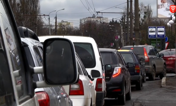 Вінничан просять не створювати ажіотаж на заправних станціях