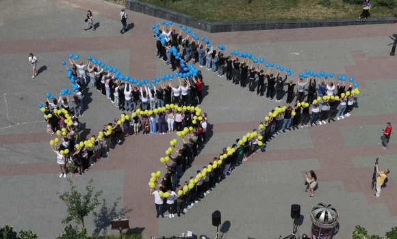 Вінничани створили живий літак - вшанували пам'ять жертв ракетного обстрілу