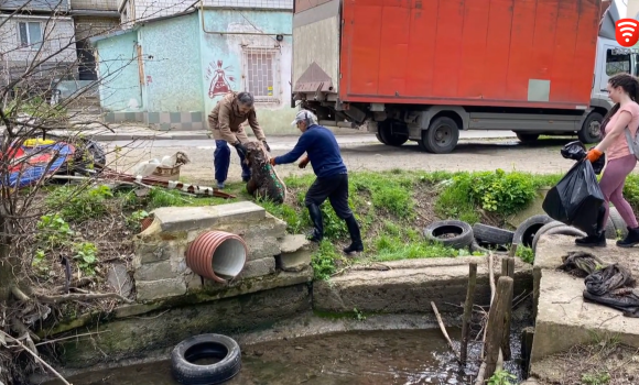 Вінничани зібрали майже 50 мішків сміття біля малої річки Дьогтянець