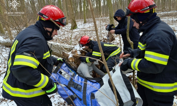 Вінницькі надзвичайники відточували навички пошуково-рятувальних робіт