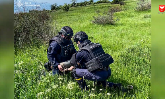 Вінницькі піротехніки очищають деокуповані території від вибухонебезпечних предметів