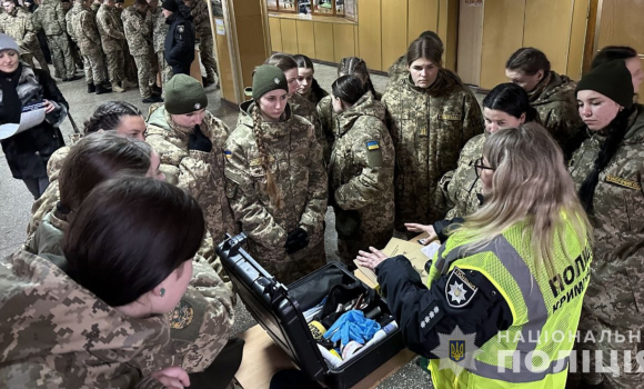 Вінницькі правоохоронці познайомили школярів з особливостями своєї роботи