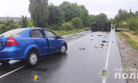 Вінницькі слідчі розслідують обставини ДТП, в яких травмувався пішохід та загинув пасажир