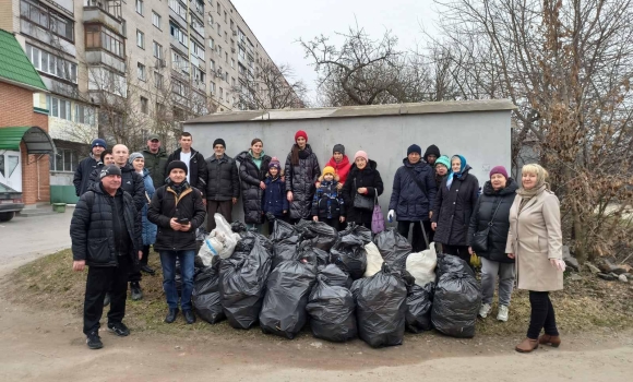 Віряни допомогли прибрати прибережну смугу Південного Бугу