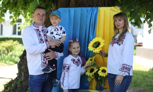 Вишиванка у наших серцях історія родини переселенців з Харкова