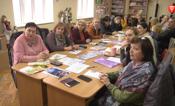 Виводить людей із важких станів у Вінниці подолати стрес допомагають нейрографікою