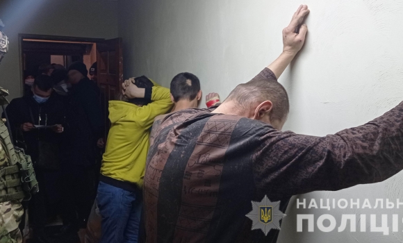 В'язні Вінницької колонії ошукали людей на понад півмільйона гривень