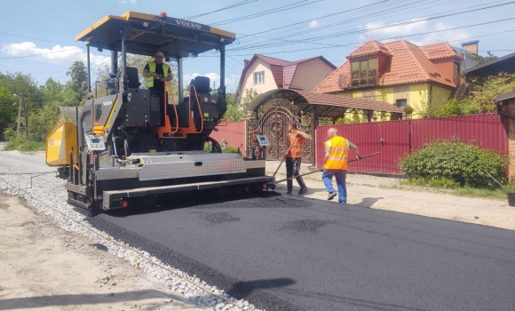 Вже на п'ятьох вулицях Вінниці постелили нове асфальтне покриття