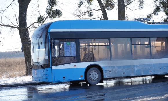 Як курсує транспорт та де лагодять мережі 25 листопада у Вінниці