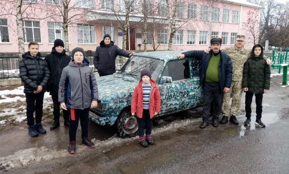 Юні волонтери зі Жмеринки відправили ще один автомобіль на передову