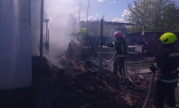 Загорівся будинок - під час пожежі у Липовецькій громаді постраждав дідусь