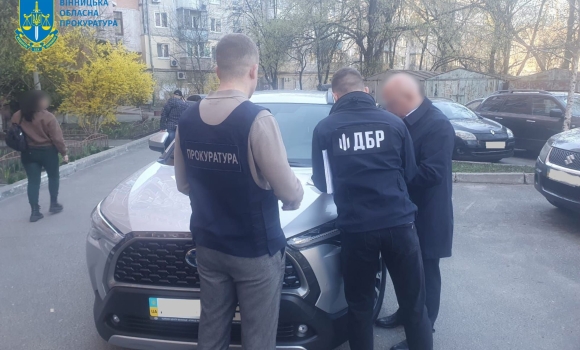 Земля для зятя та "домовленість" за посаду: судитимуть ексчиновника Вінниччини