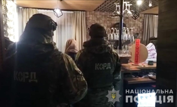 Злочинна група відкрила мережу “борделів” у 15 областях країни