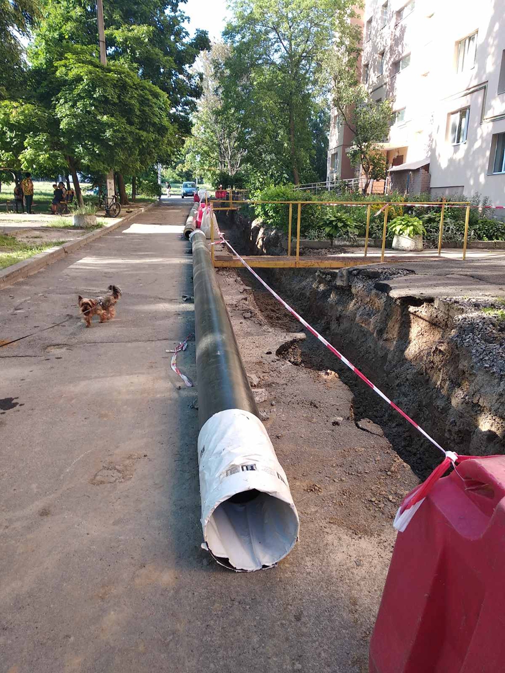 У двох вінницьких дворах на Вишеньці завершують заміну мереж водогону та каналізації