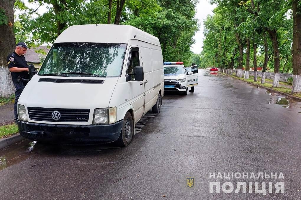 У Тиврові водій, авто якого розшукували, пропонував хабаря копам