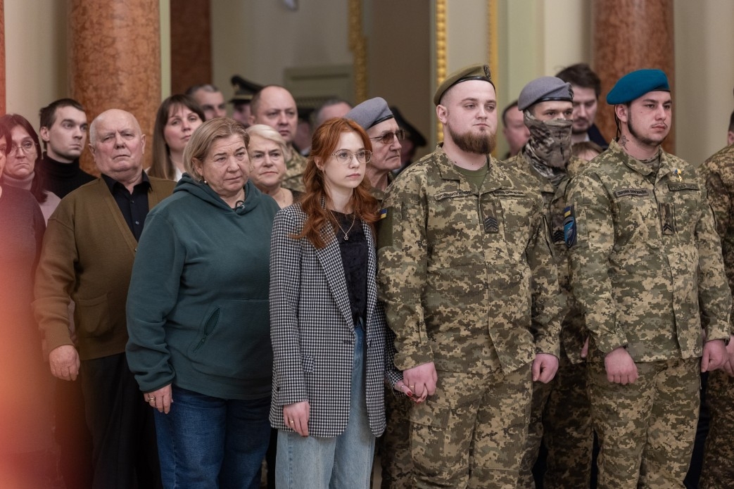 Рідні загиблого сержанта з Вінниччини отримали з рук Президента «Золоту Зірку» Героя України 